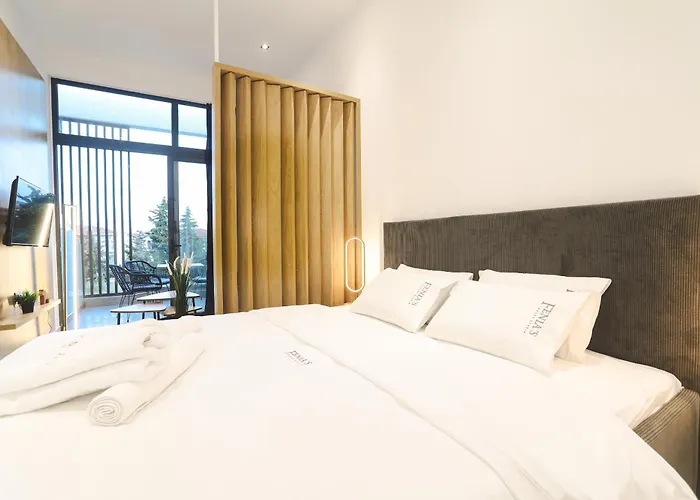 아파트 Fenias Luxury