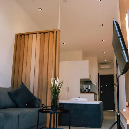 Fenias Luxury Apartment