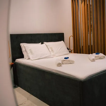 Fenias Luxury *