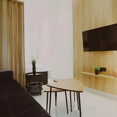 Fenias Luxury